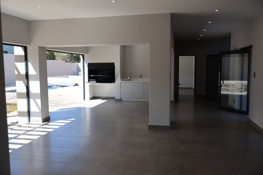 5 Bedroom Property for Sale in Kosmos North West